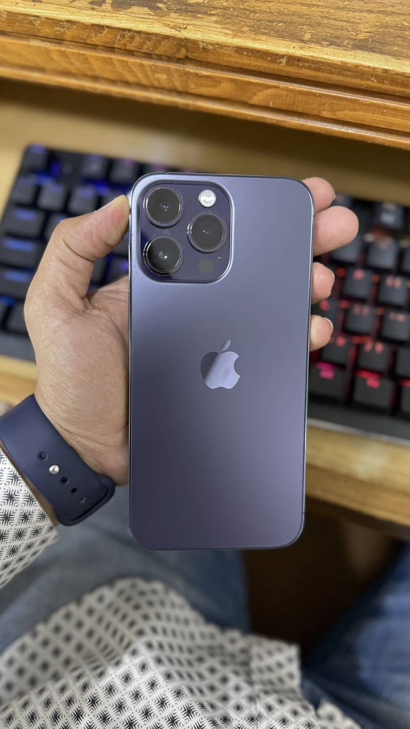 Apple iPhone 14 Pro Max 1