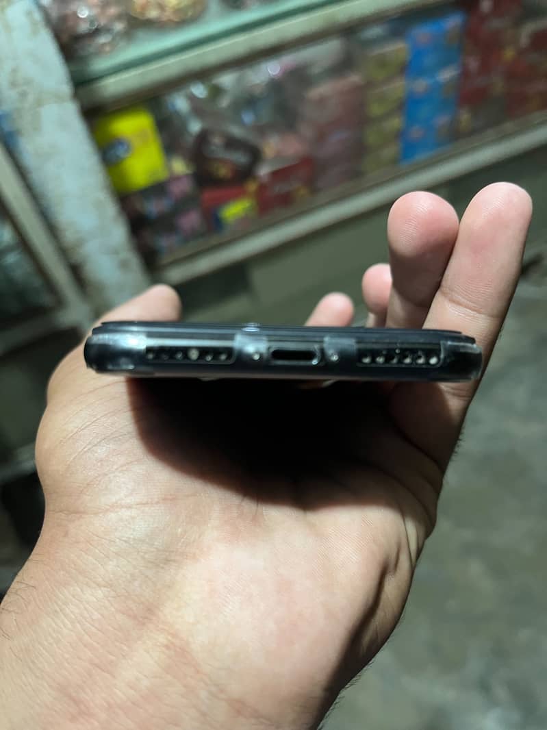 Apple iPhone X 3