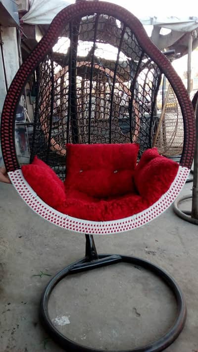 Single outdoor swings
