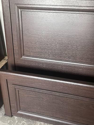 Complete bed 2 side table & mirror & table