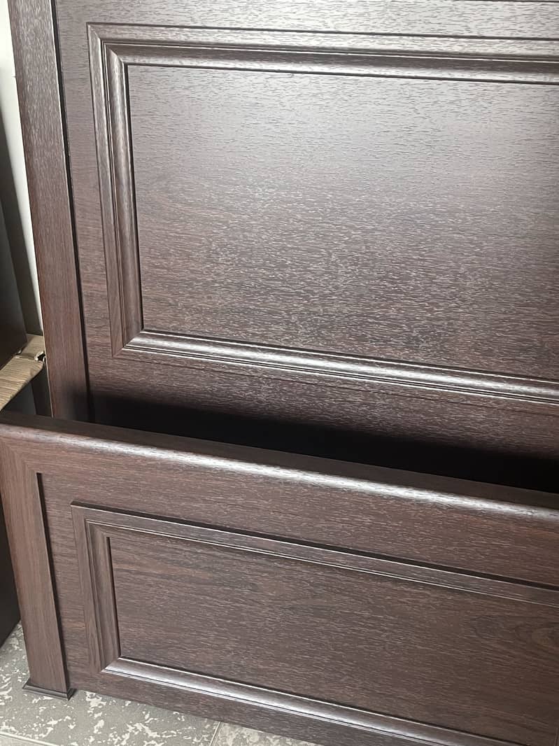 Complete bed 2 side table & mirror & table 0