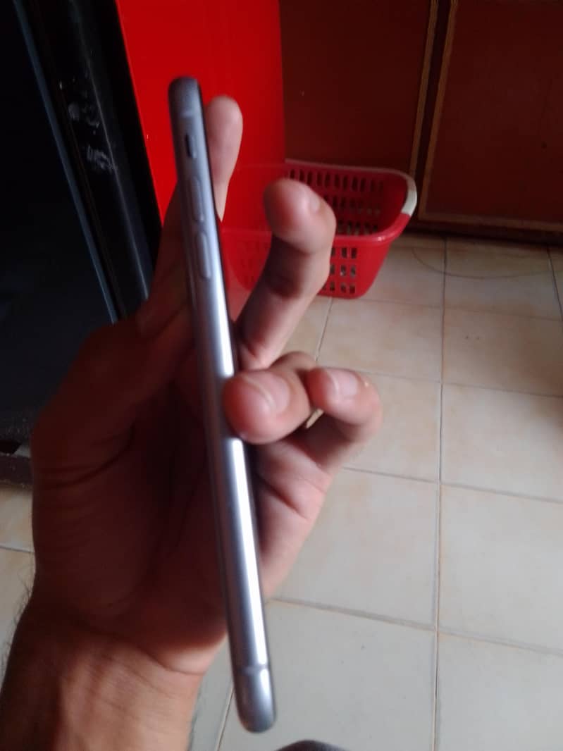 Apple iPhone 11 0