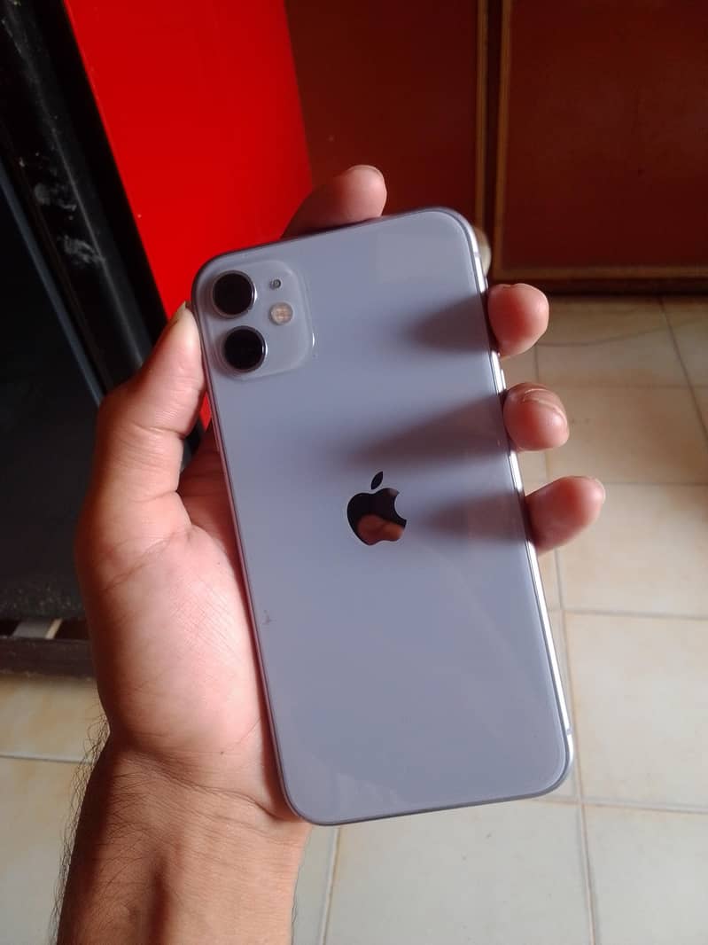 Apple iPhone 11 4