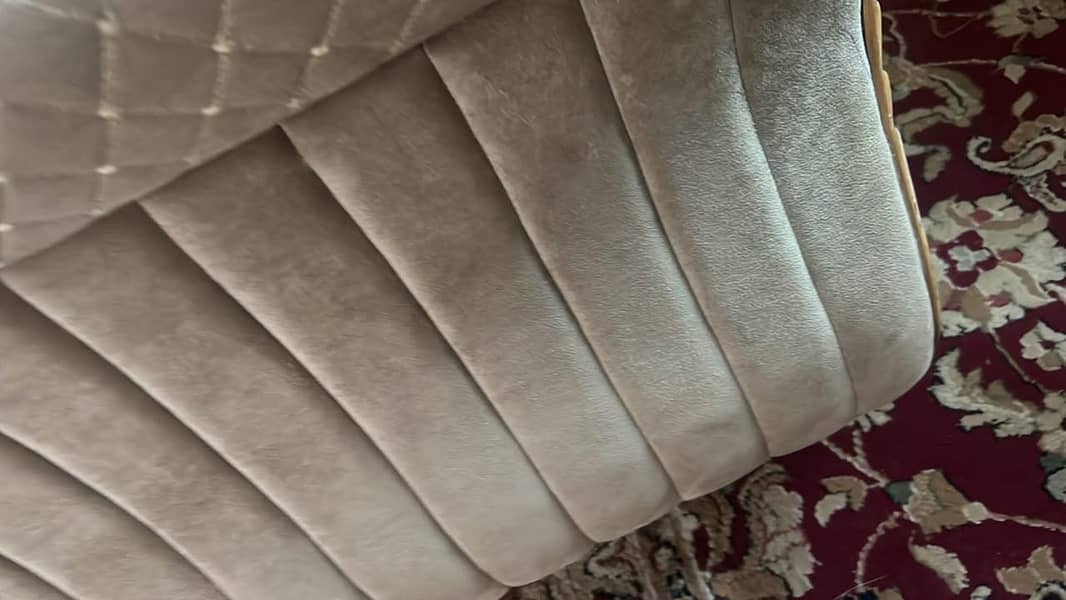 5 seet sofa set 4