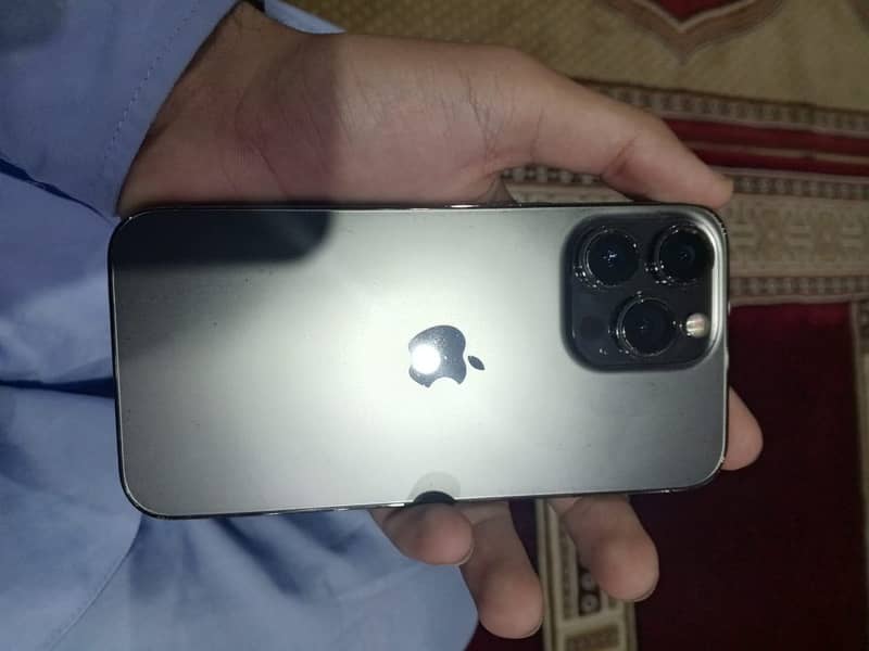 Apple iPhone 13 Pro 4
