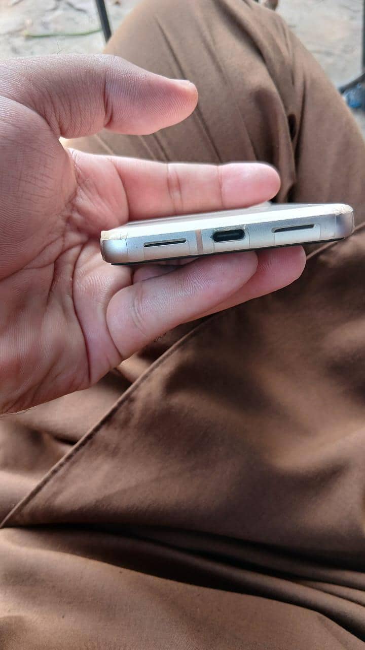 Google Pixel 8 1