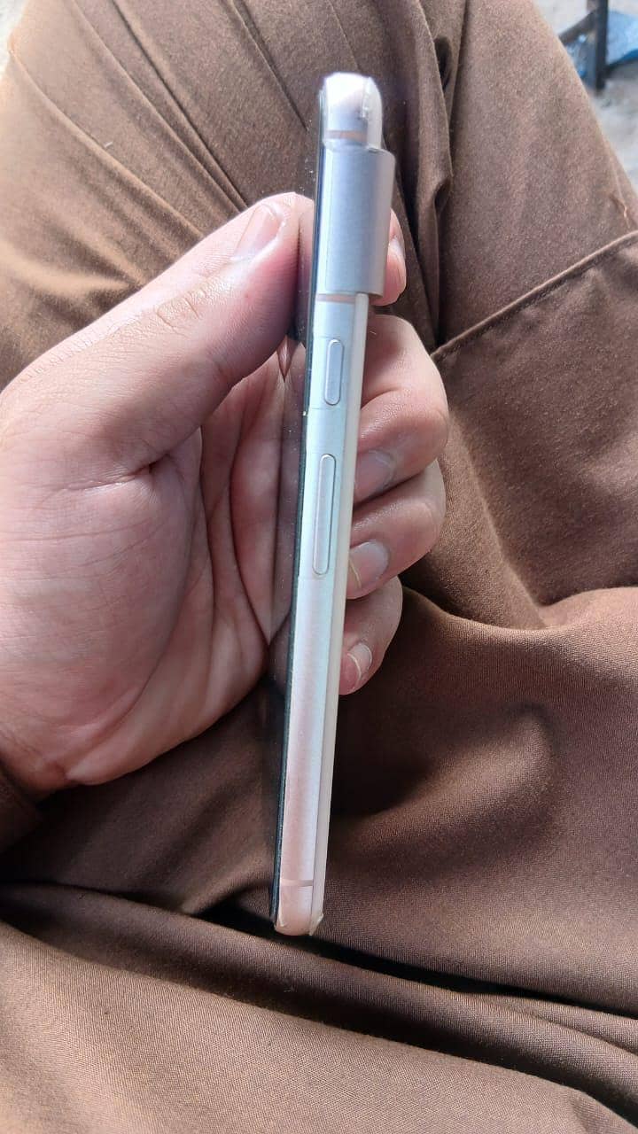 Google Pixel 8 3