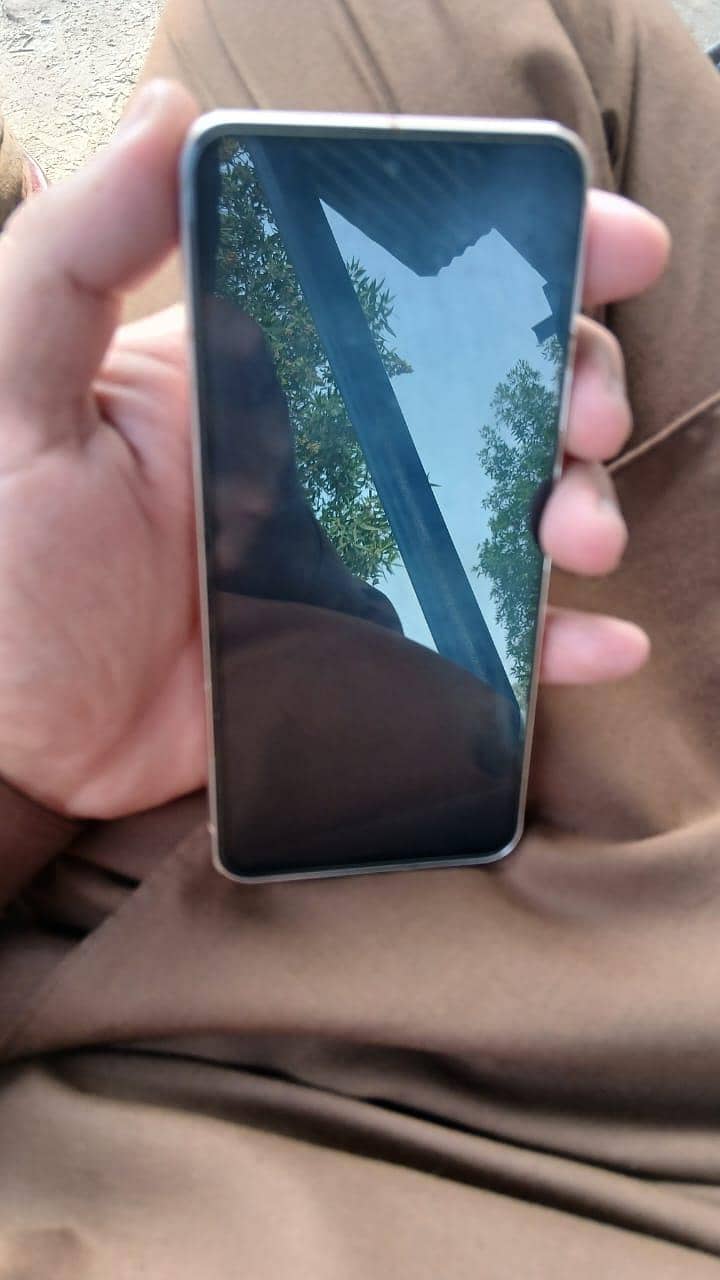 Google Pixel 8 4
