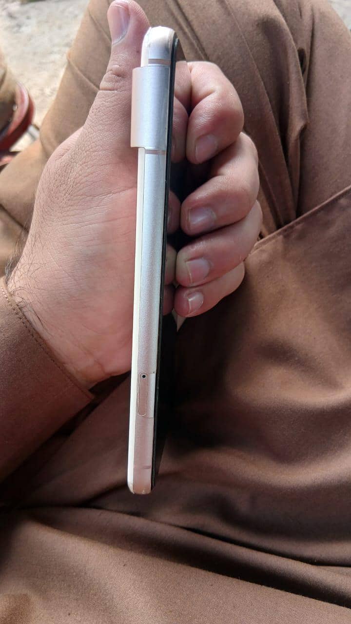 Google Pixel 8 5