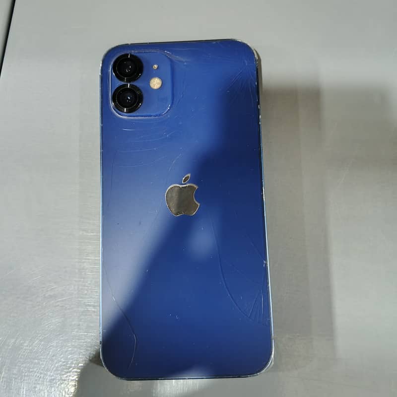 Apple iPhone 12 4