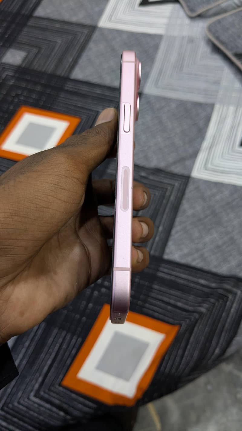 Apple iPhone 15 2