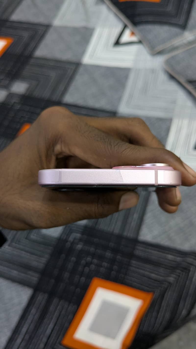 Apple iPhone 15 3