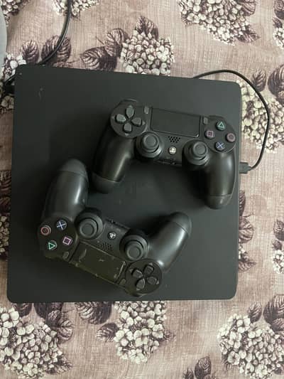 PlayStation 4 PS4 Slim 500GB Jailbroken (Hen/GoldHEN) 2 Controllers