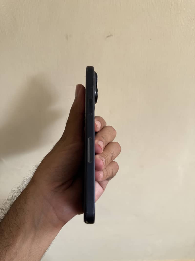 Apple iPhone 15 Pro Max 1