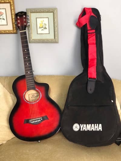 *YAMAHA ACOUSTIC GUITAR IN A GREAT CONDITION, LOOKS JUST NEW*