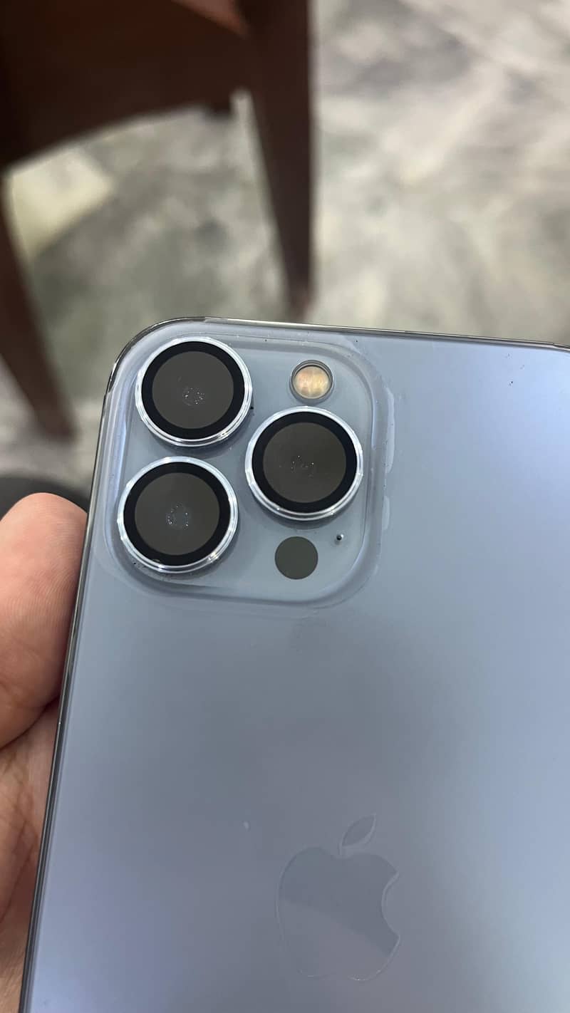 Apple iPhone 13 Pro Max 2