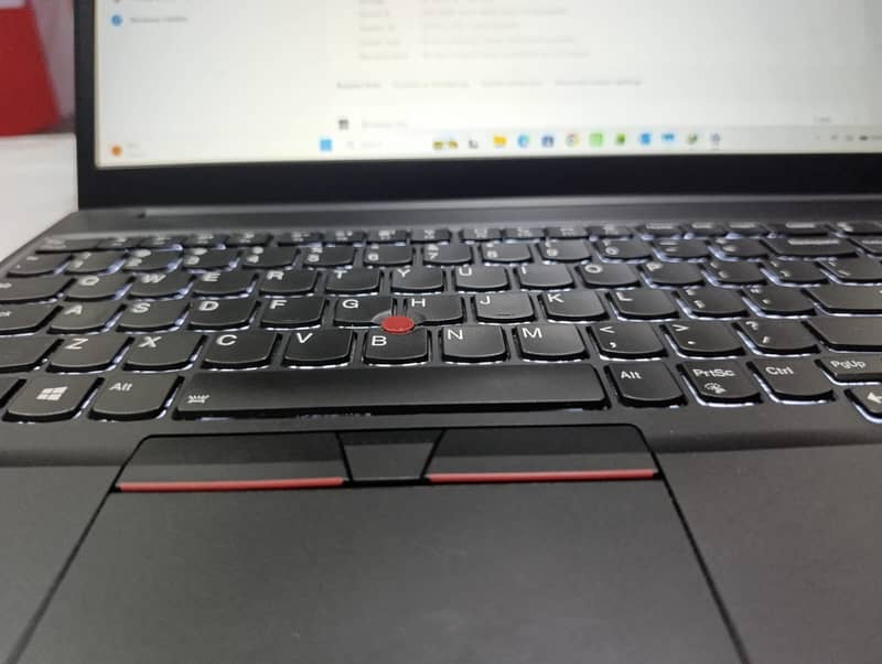 Lenovo E15 9
