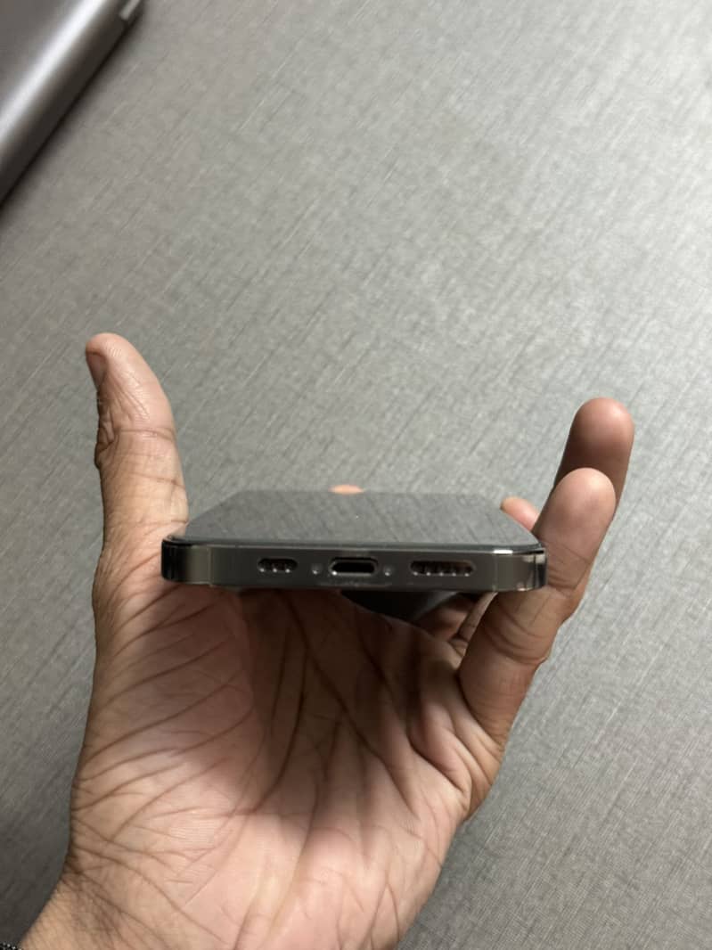 Apple iPhone 13 Pro 3