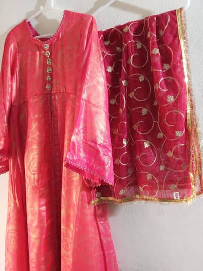 Elegant Coral Pink 3-Piece Embroidered Suit with Golden Dupatta
