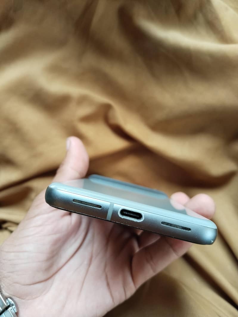 Google Pixel 8 5