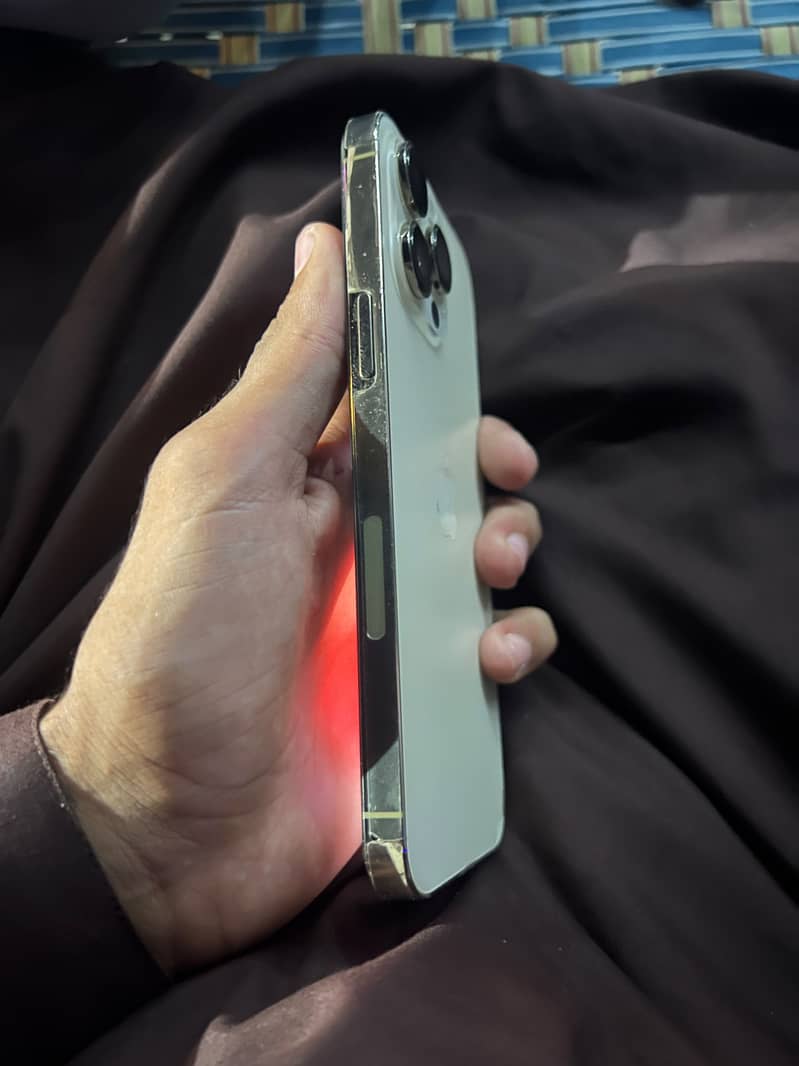 Apple iPhone 14 Pro Max 6