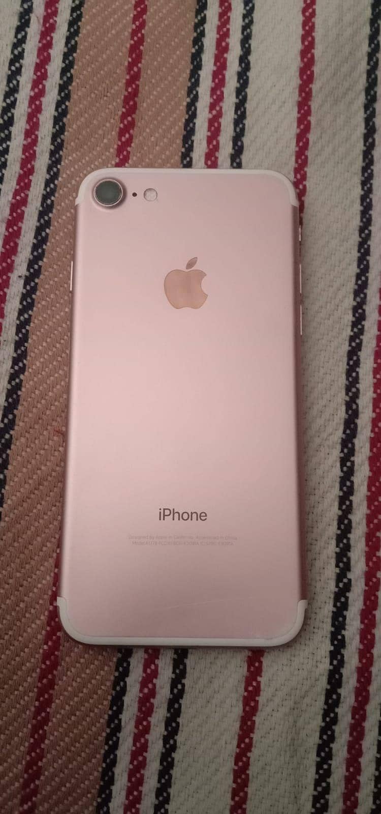 Apple iPhone 7 0