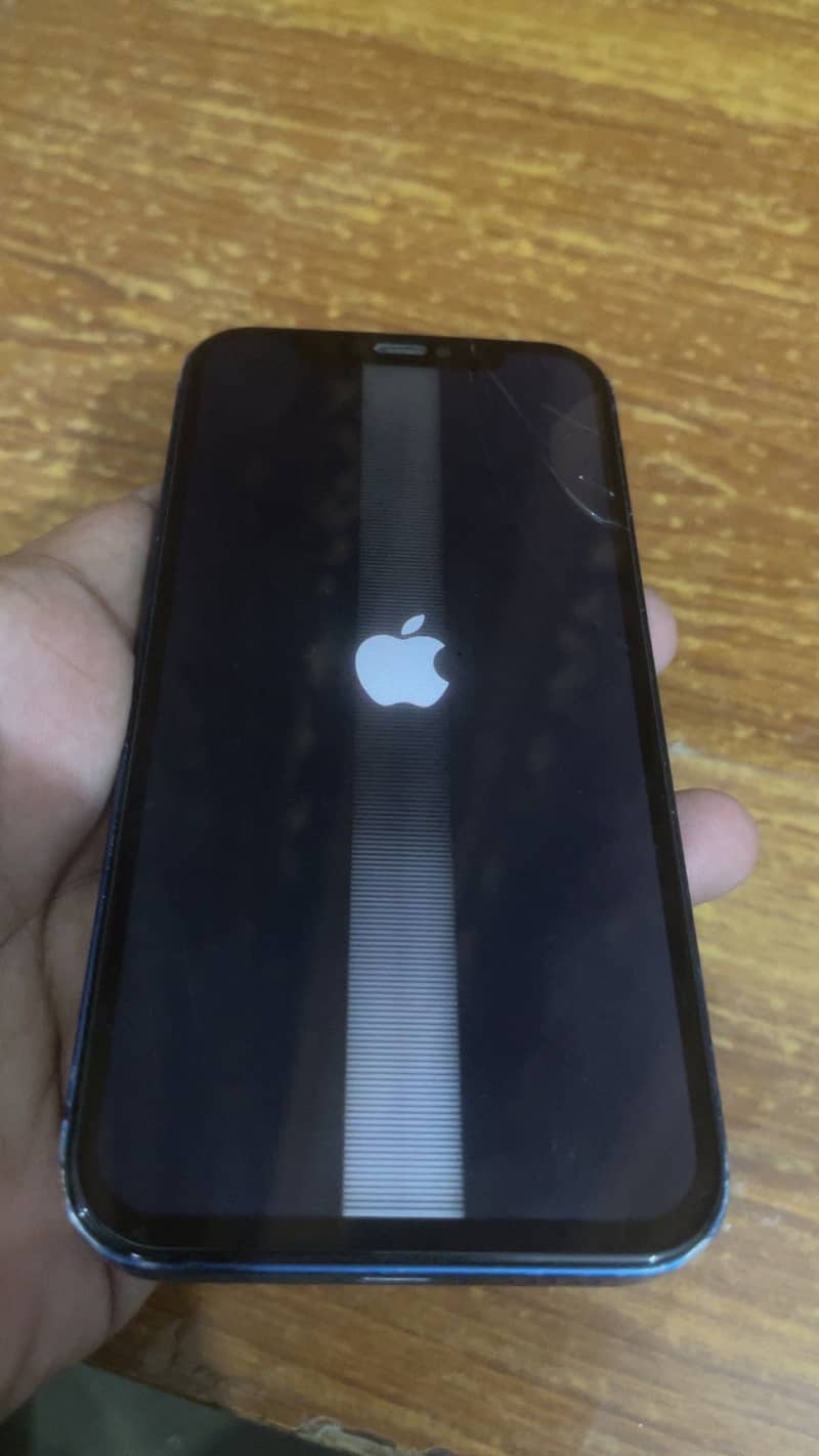 Apple iPhone 12 4