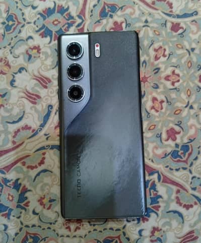 Tecno CAMON 40 Pro