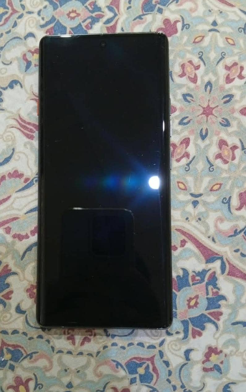 Tecno CAMON 40 Pro 1