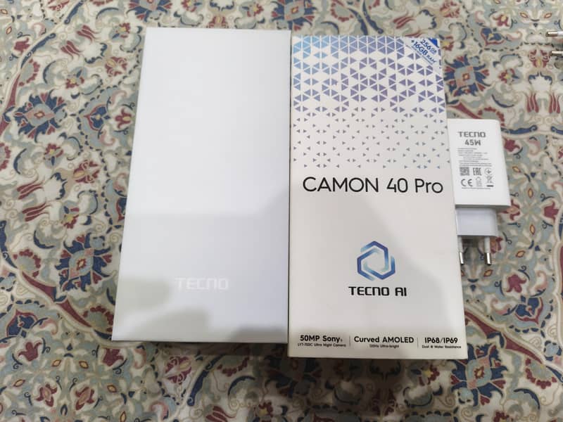 Tecno CAMON 40 Pro 4