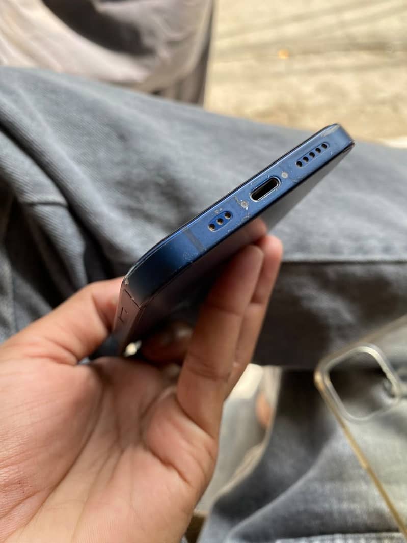 Apple iPhone 12 2