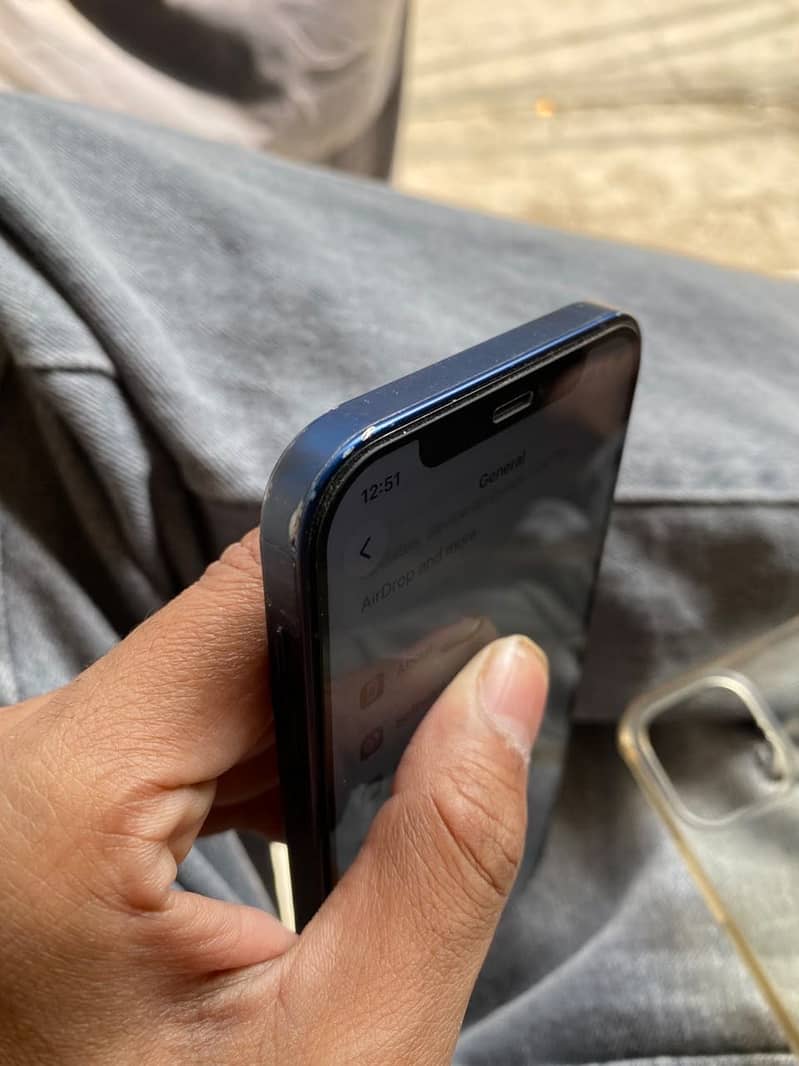 Apple iPhone 12 3