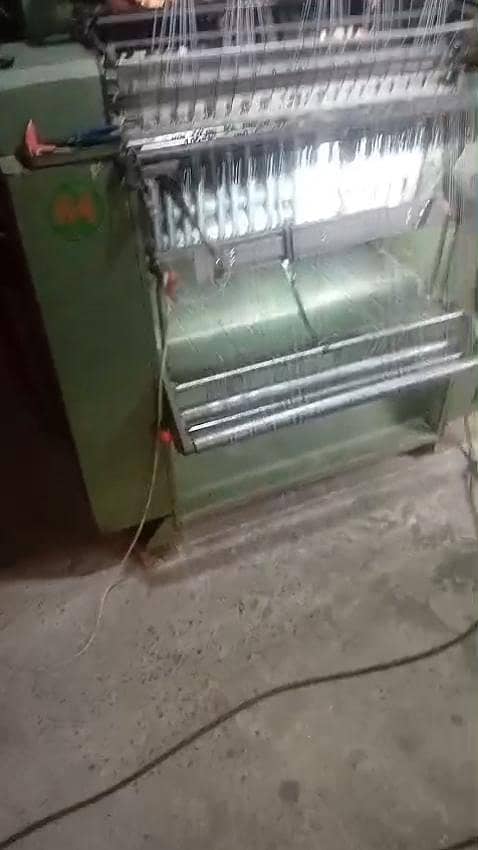 لاسٹک کی کروچر مشین فار سیل جس بھائی کو چاہیے وہ رابطہ کریں 1
