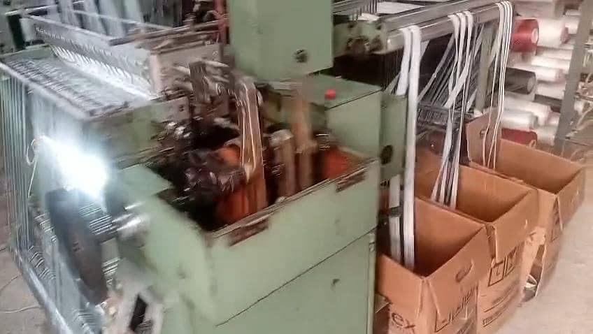 لاسٹک کی کروچر مشین فار سیل جس بھائی کو چاہیے وہ رابطہ کریں 4