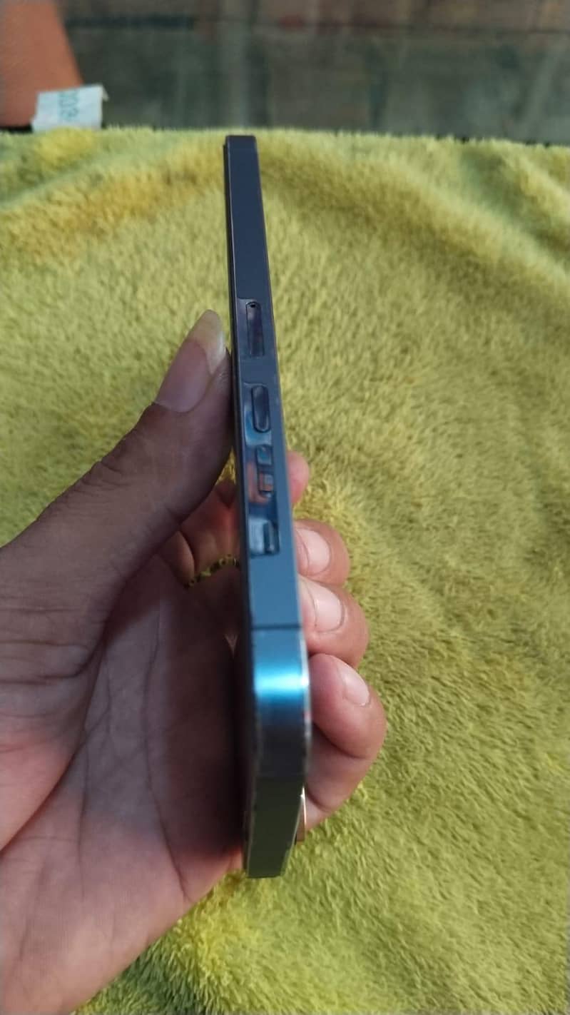 Apple iPhone 13 Pro Max 2