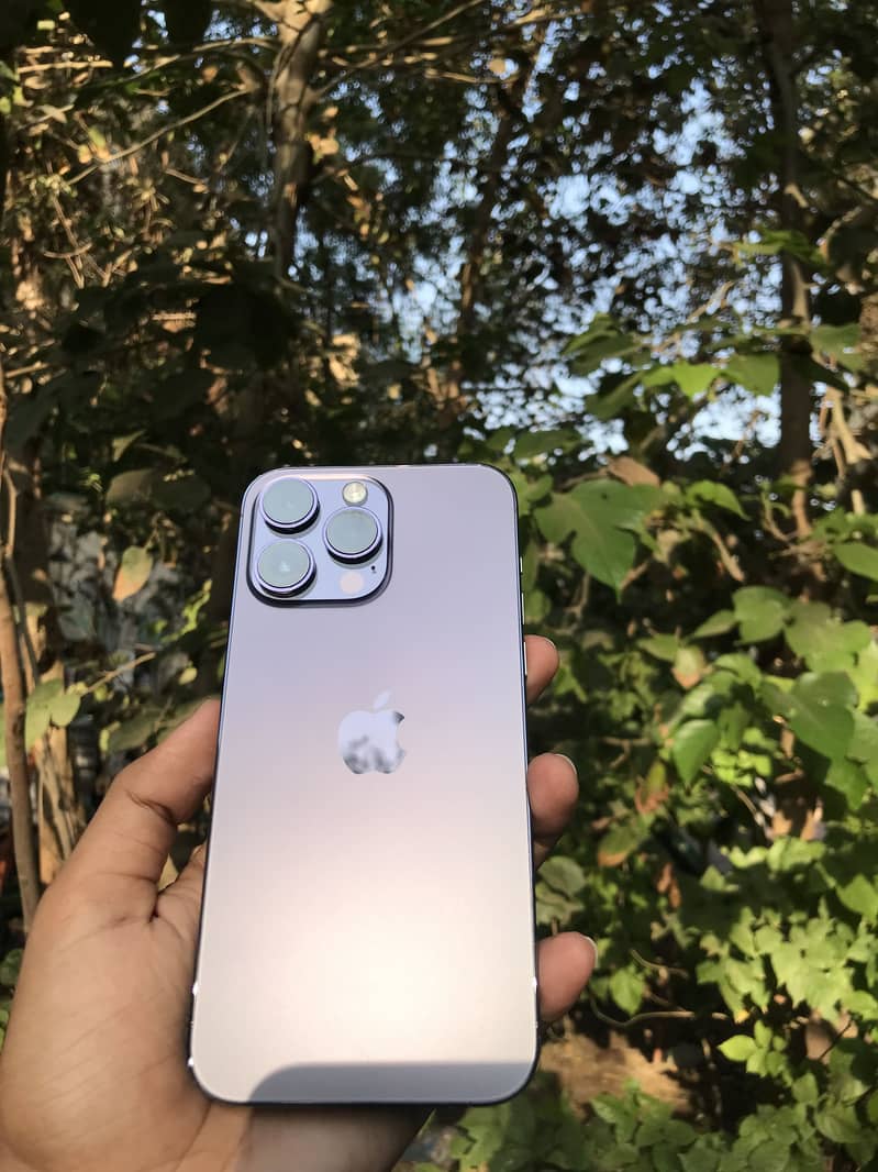 Apple iPhone 14 Pro Max 0