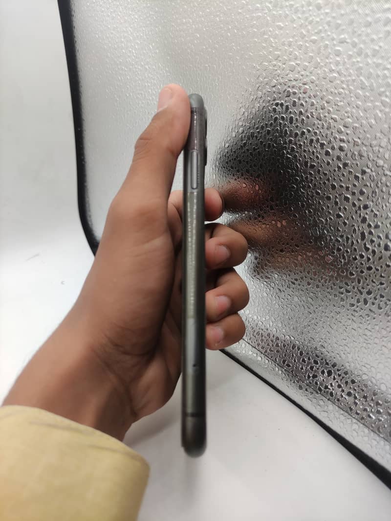 Apple iPhone 11 6