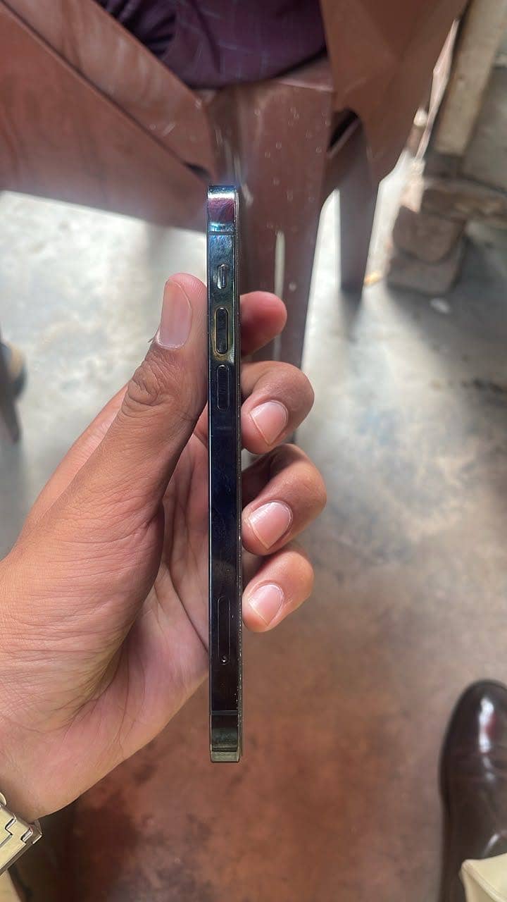 Apple iPhone 12 Pro 2