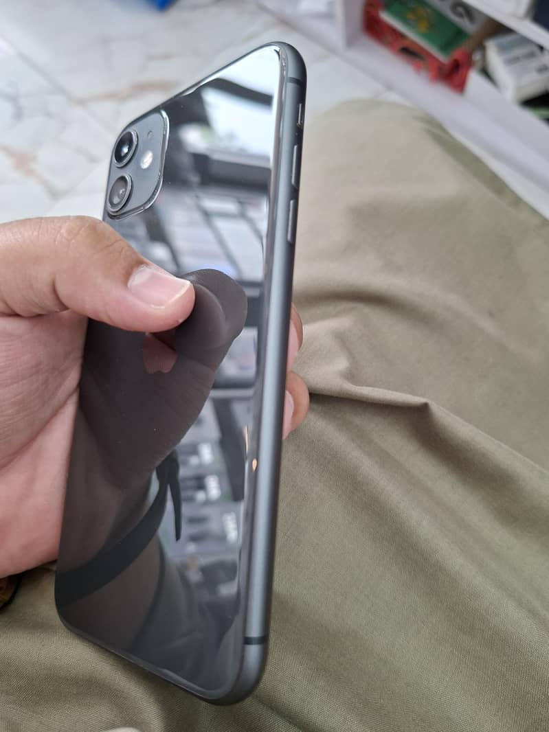 Apple iPhone 11 3