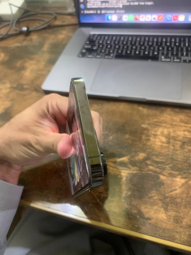 Apple iPhone 13 Pro Max 3