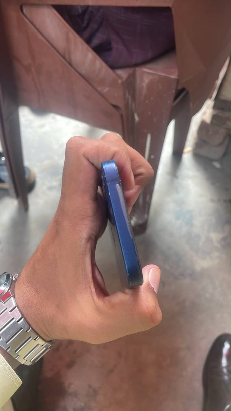 Apple iPhone 12 5