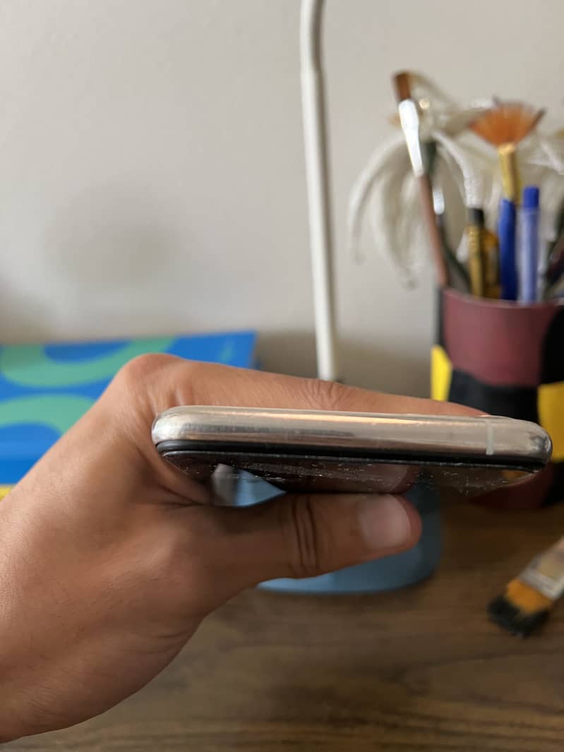 Apple iPhone 11 Pro Max 2