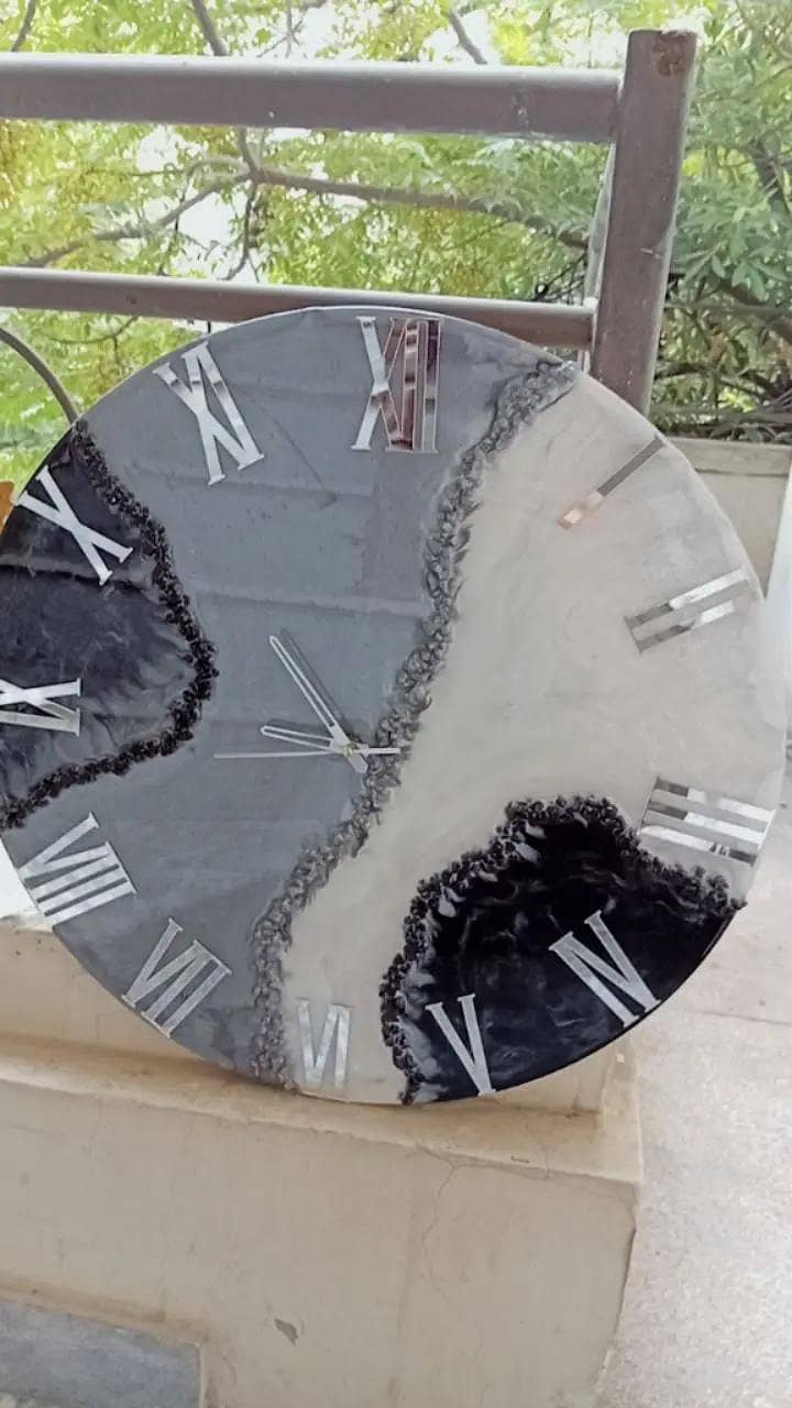 handmade wall clock 0