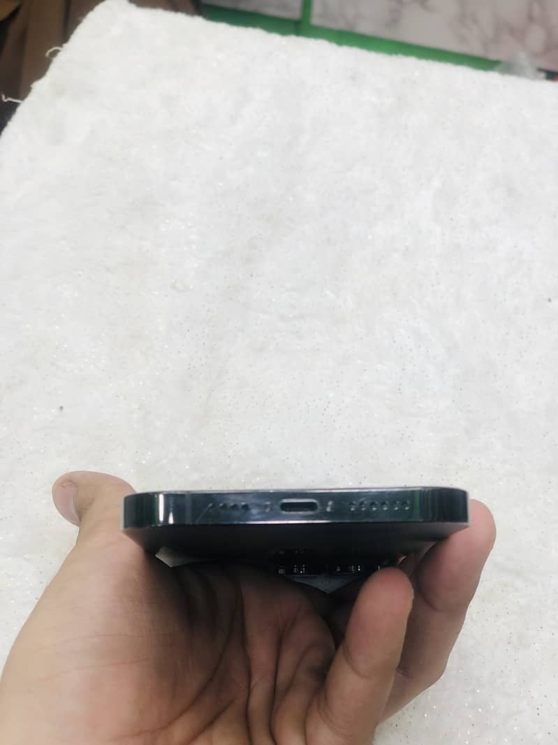 Apple iPhone 14 Pro Max 5