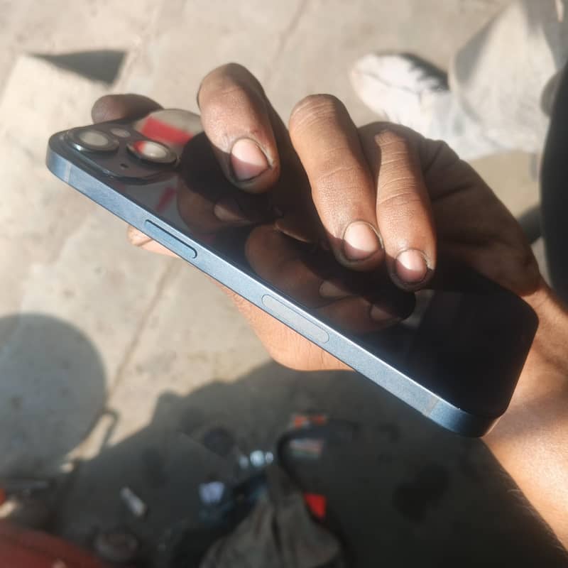 Apple iPhone 13 1