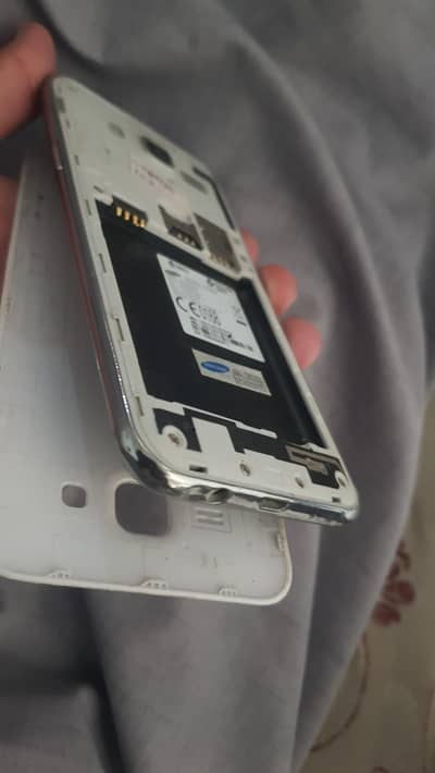 Samsung Mobile J5