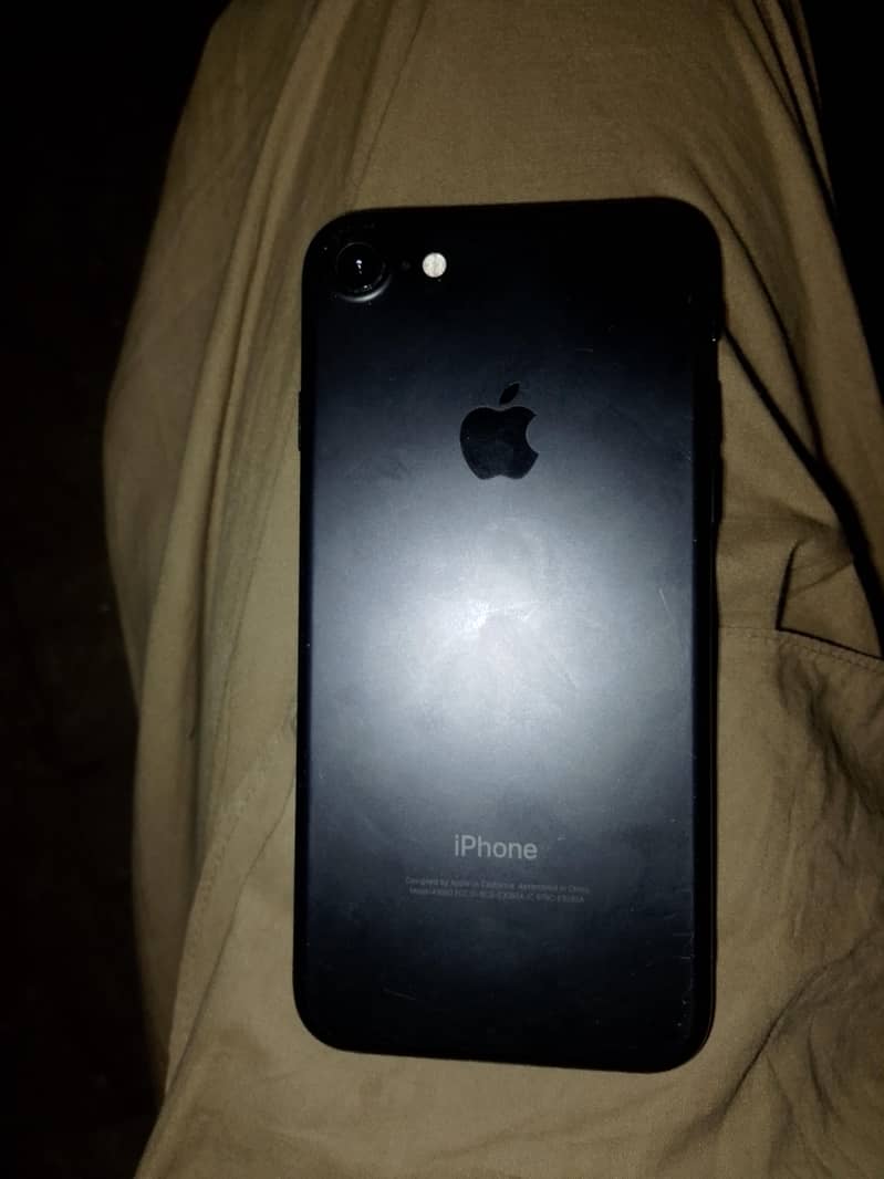 Apple iPhone 7 2