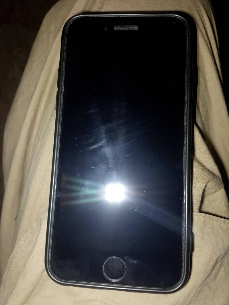 Apple iPhone 7 3