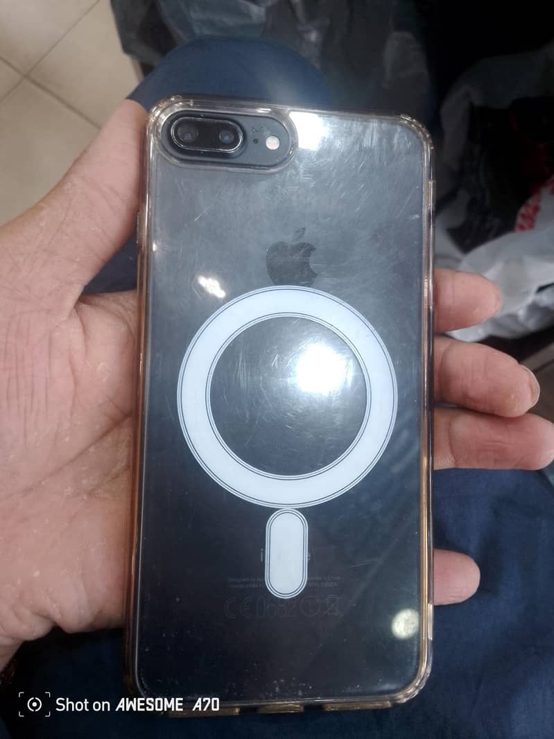 Apple iPhone 7 Plus 0
