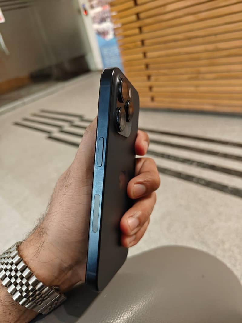 Apple iPhone 15 Pro 1